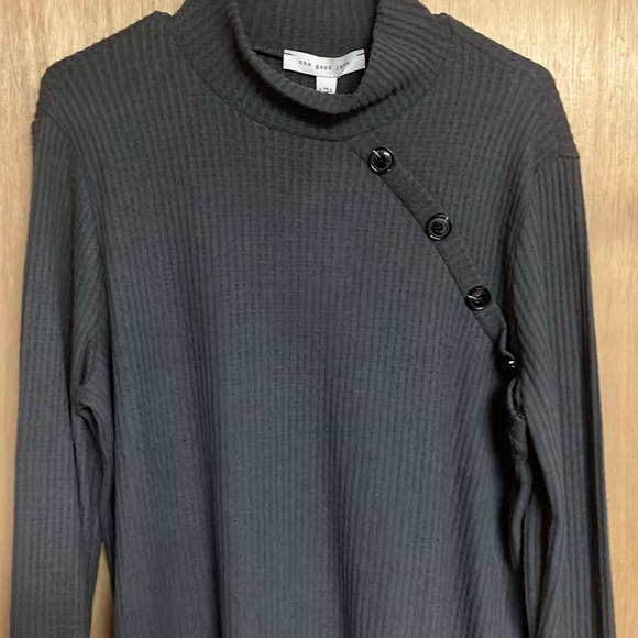 The Good Jane XL/Size 14 Turtle Neck Top with Buttons in Charcoal - Picture 2 of 10